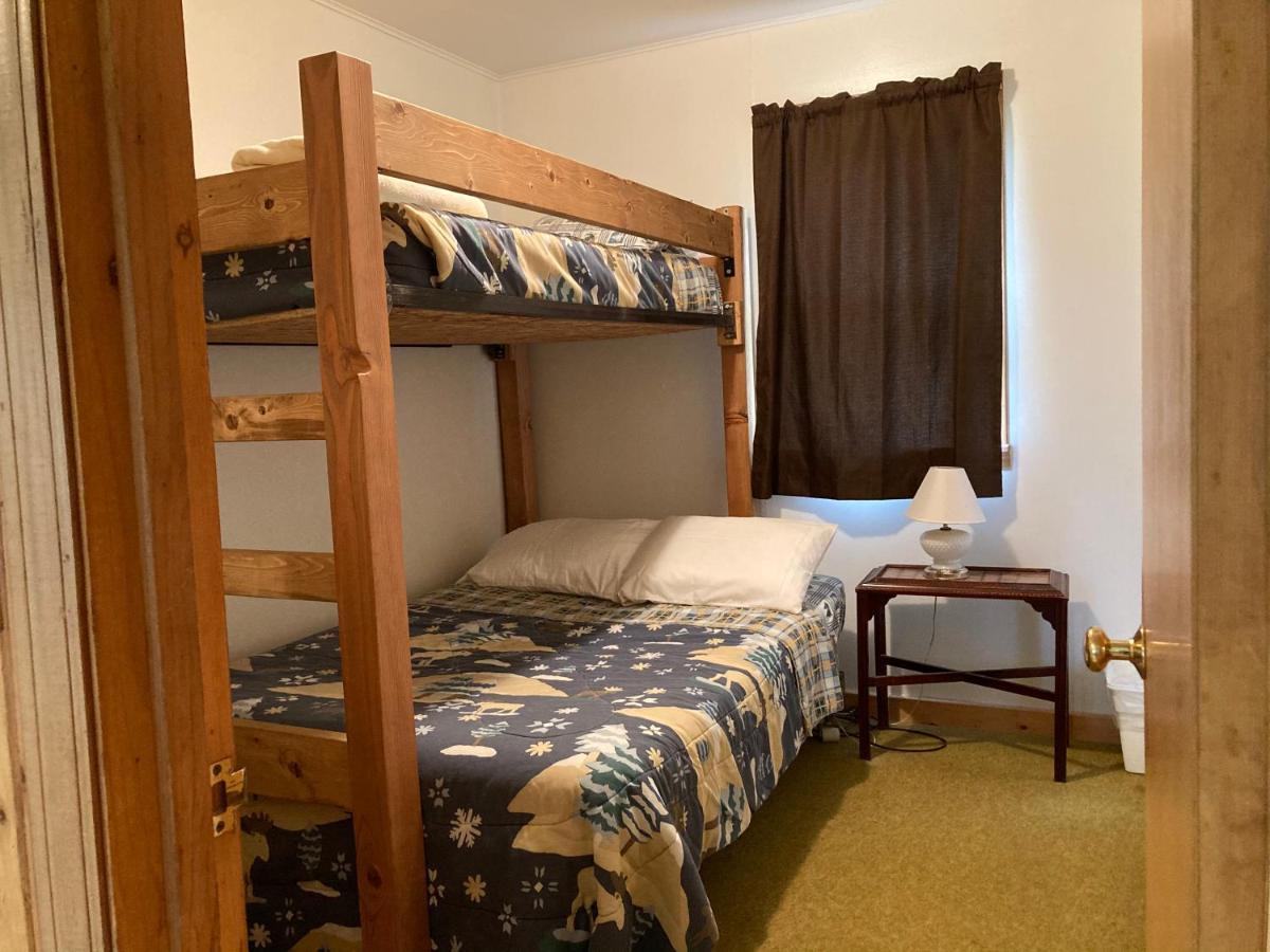 Musky Joe'S Twin Pines Resort New Post Екстер'єр фото